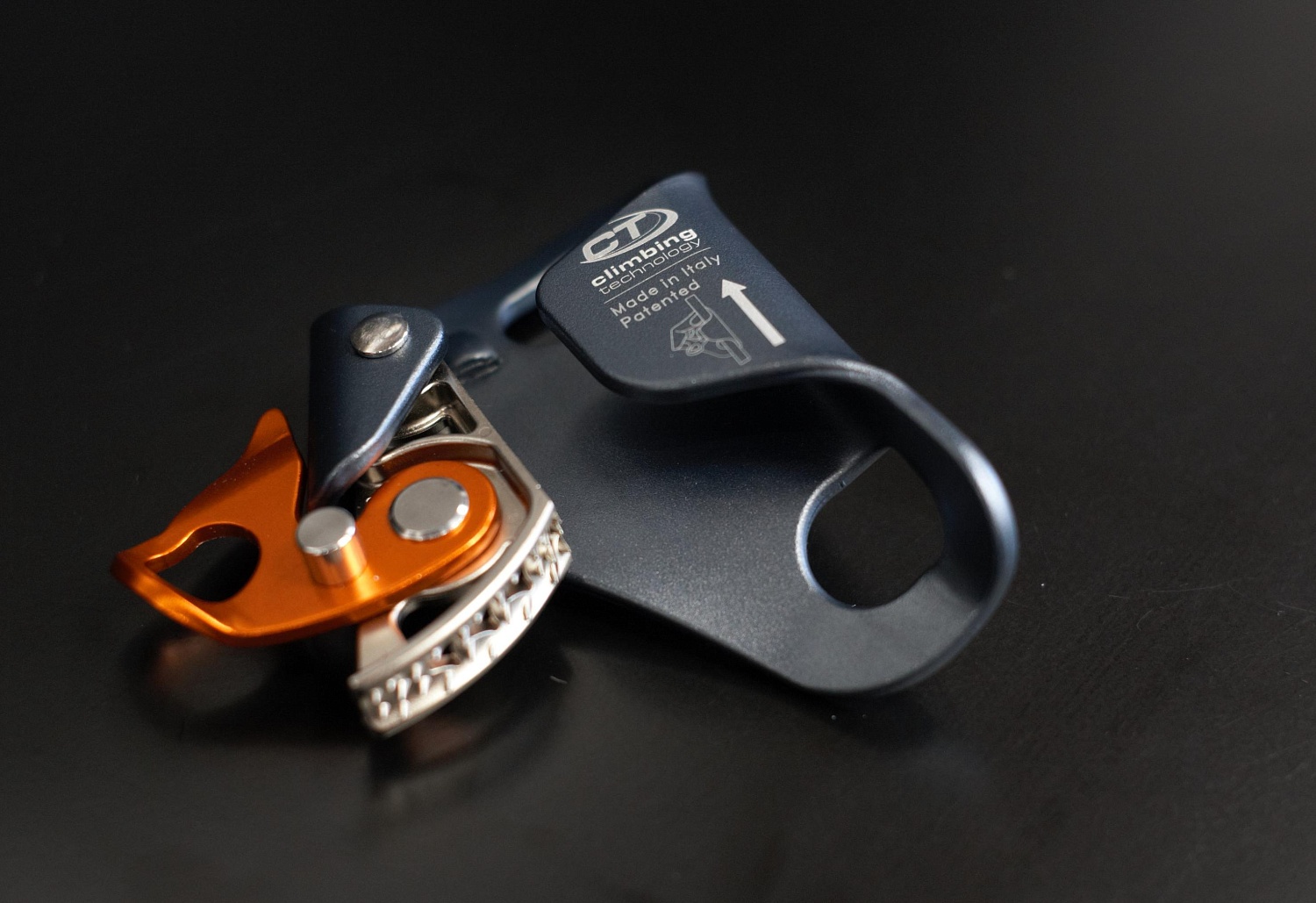 Зажим ножной QUICK STEP-A | С защелкой | Правый | Climbing technology Зажим ножной QUICK STEP-A | С защелкой | Правый | Climbing technology